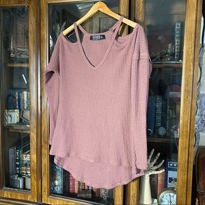 Yoins open shoulder light knit top. Size M.